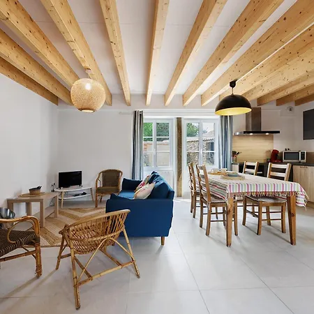 Maison La Petite Muraillere *